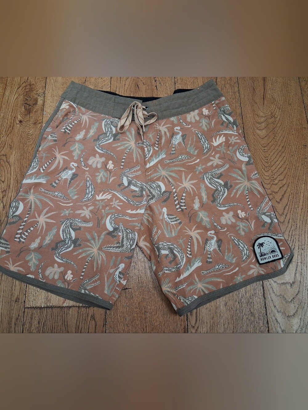 Howler Brothers Bruja Board Shorts Mens Sz 31 Brown Alligator Print Swim Beach